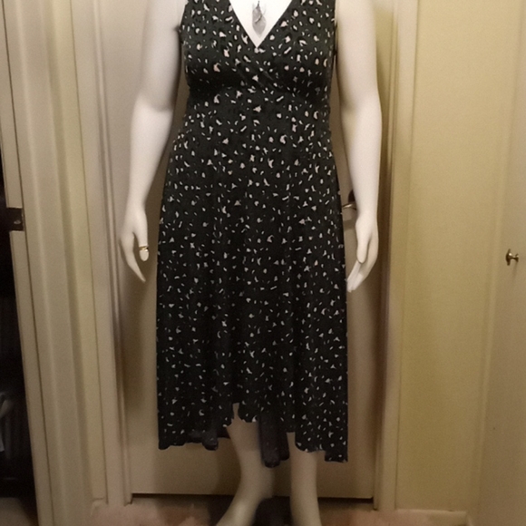 Dress - Picture 3 of 7